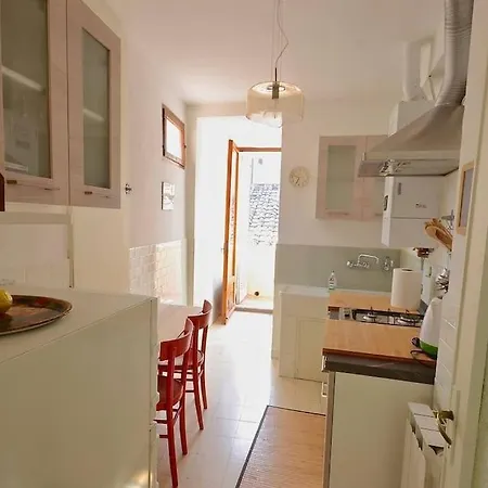 Appartamento Flat With View In Centre