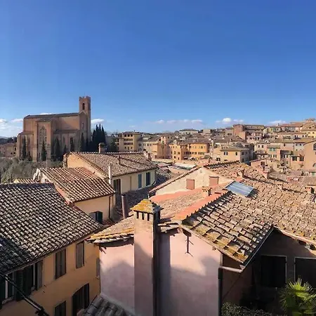 Flat With View In Centre Appartamento Siena
